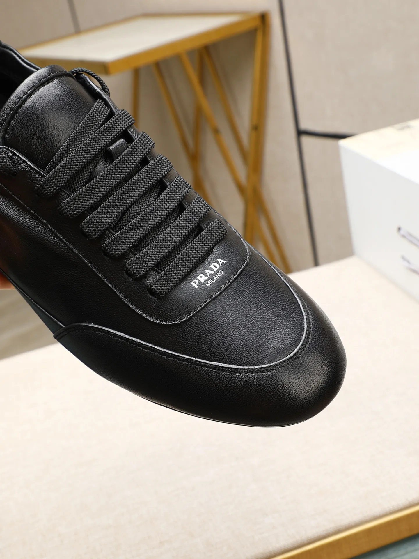 Men's shoes 💰 540 Product trademark: Prada "Prada" original casual shoes Regular size: 38-44 (can be customized to 45) Product materials: Original imported sheepskin upper, original outsole.